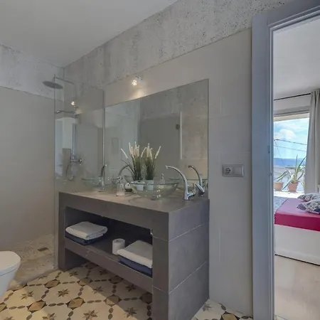 House In Hills With Views To The Sea * Sitges
