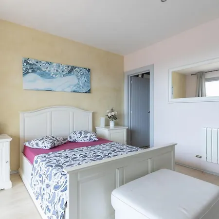 House In Hills With Views To The Sea Holiday home
