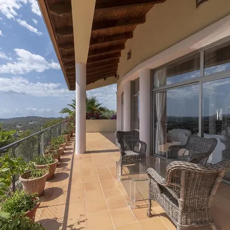 House In Hills With Views To The Sea Holiday home *